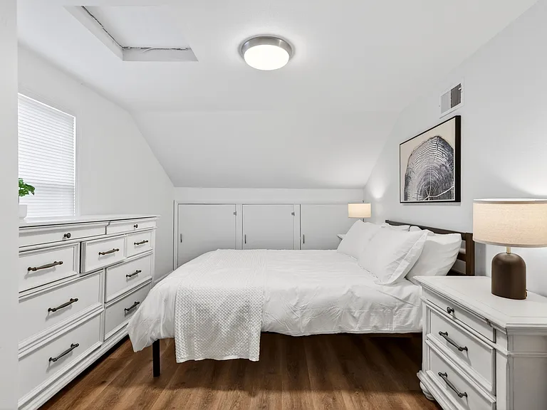138 W Loretta Ave — Photo 38