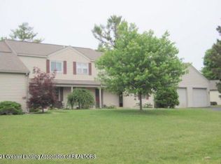 7410 Creekside Dr, Lansing, MI 48917
