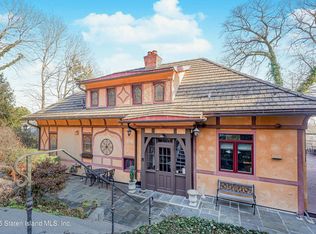 15 Douglas Rd, Staten Island, NY 10304