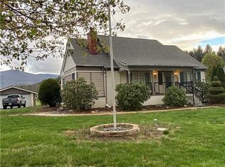 3178 Broad St, Clyde, NC 28721