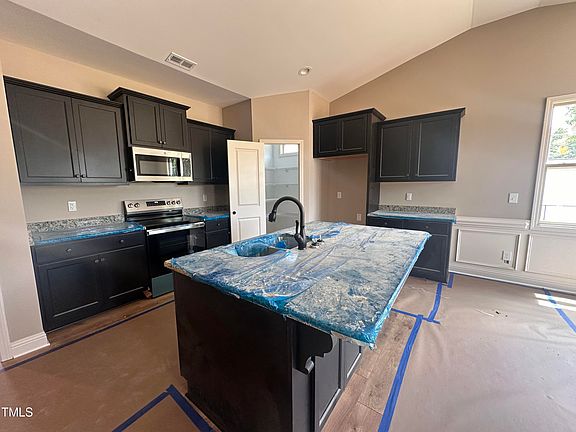 3rd image of 216 Jackson Pond Dr