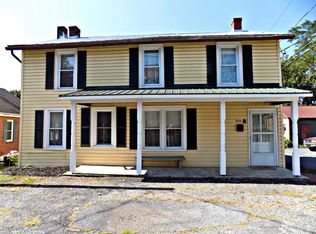 920 Chestnut St, Akron, PA 17501