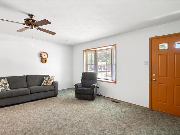 4th image of 5139 Carey Ln