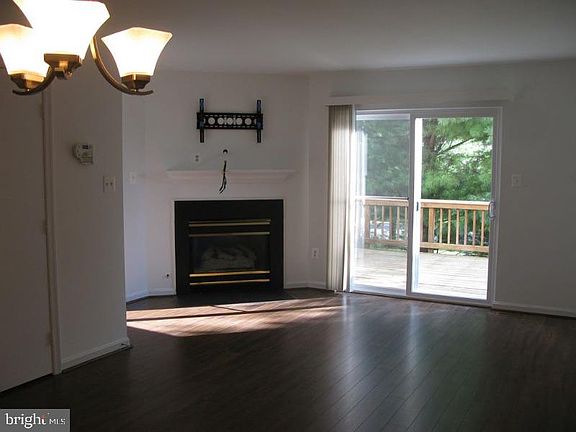3rd image of 6897 Chasewood Cir