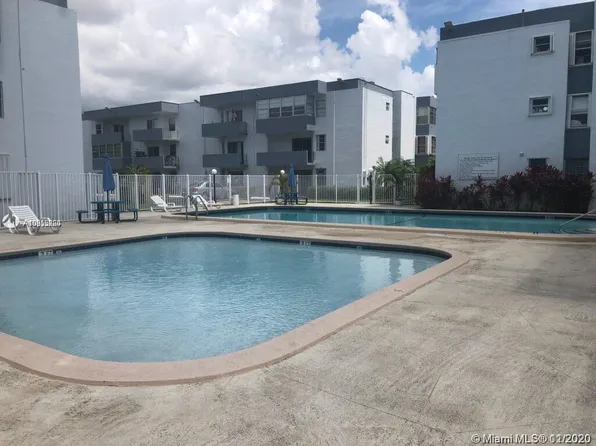 1800 SW 25th St #2305, Miami, FL 33145