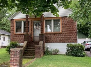 72 Pine St, Bridgewater, NJ 08807