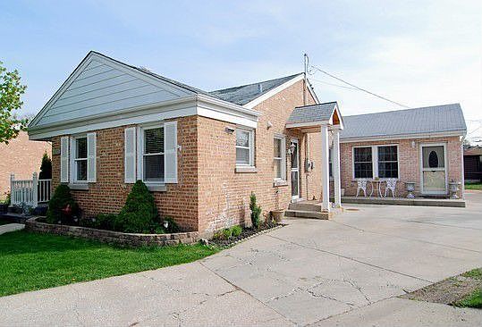 6951 W Monroe Ct, Niles, IL 60714 | Zillow