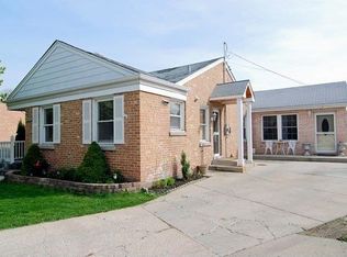 6951 W Monroe Ct, Niles, IL
