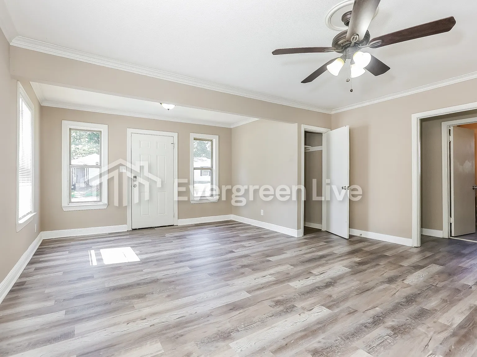 3 bed, 1.0 bath, 1268 sqft, $1,045 — Photo 4