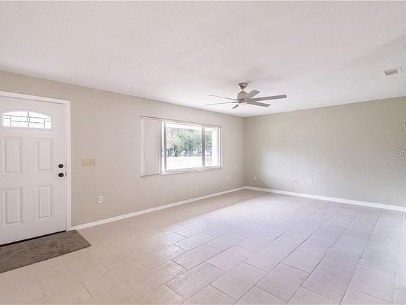 4th image of 30 Lake Dr