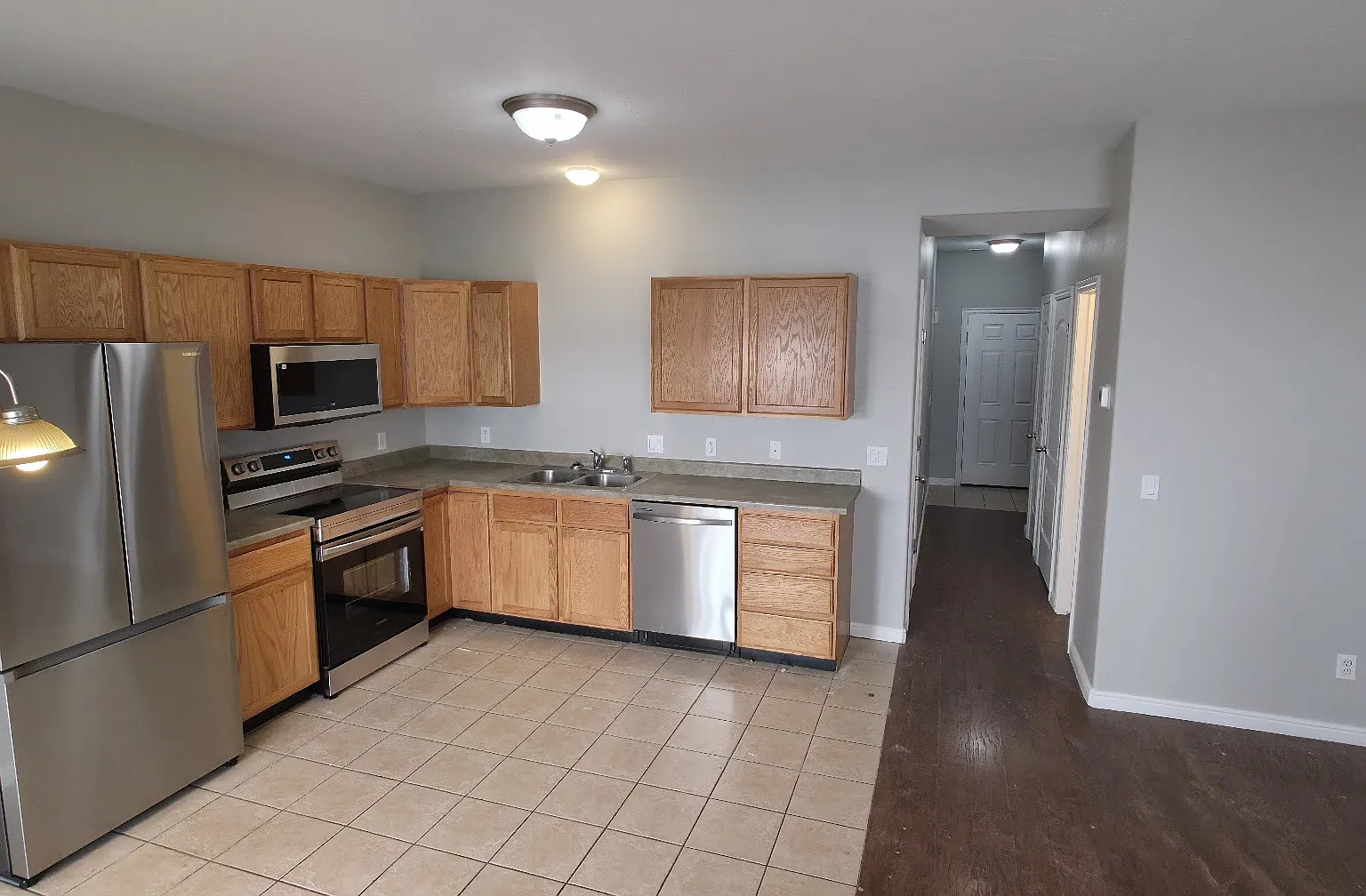 3 bed, 2.5 bath, 1193 sqft, $1,895 — Photo 4