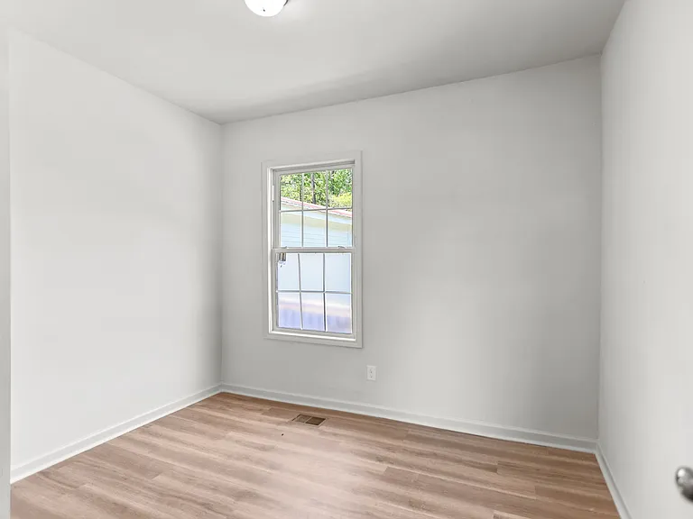 715 Corinth Rd — Photo 27