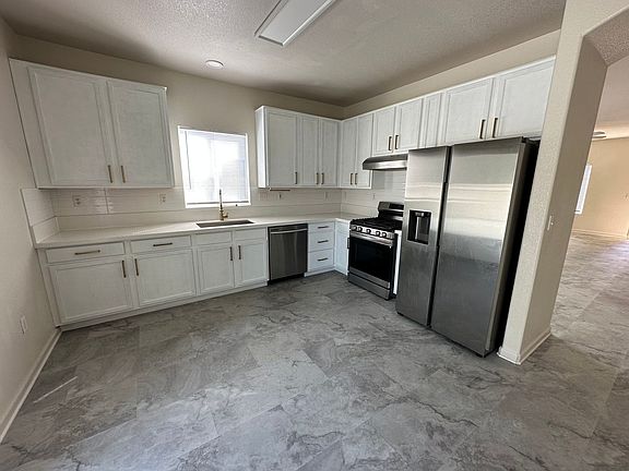 3rd image of 3138 Saginaw St