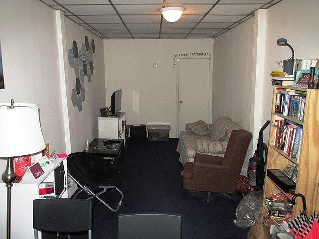 2nd image of 723 Adams St APT 4