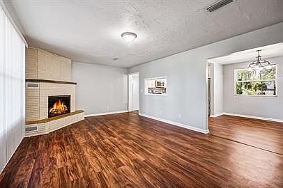 2nd image of 3546 Clyde Dr