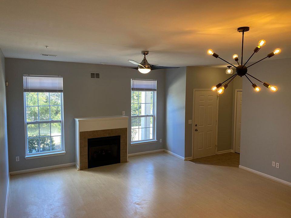 Living room with Fire Place