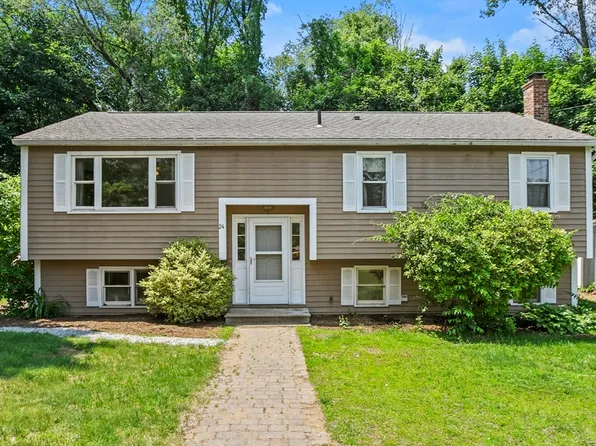 24 Lynn Ln, Southbridge, MA 01550
