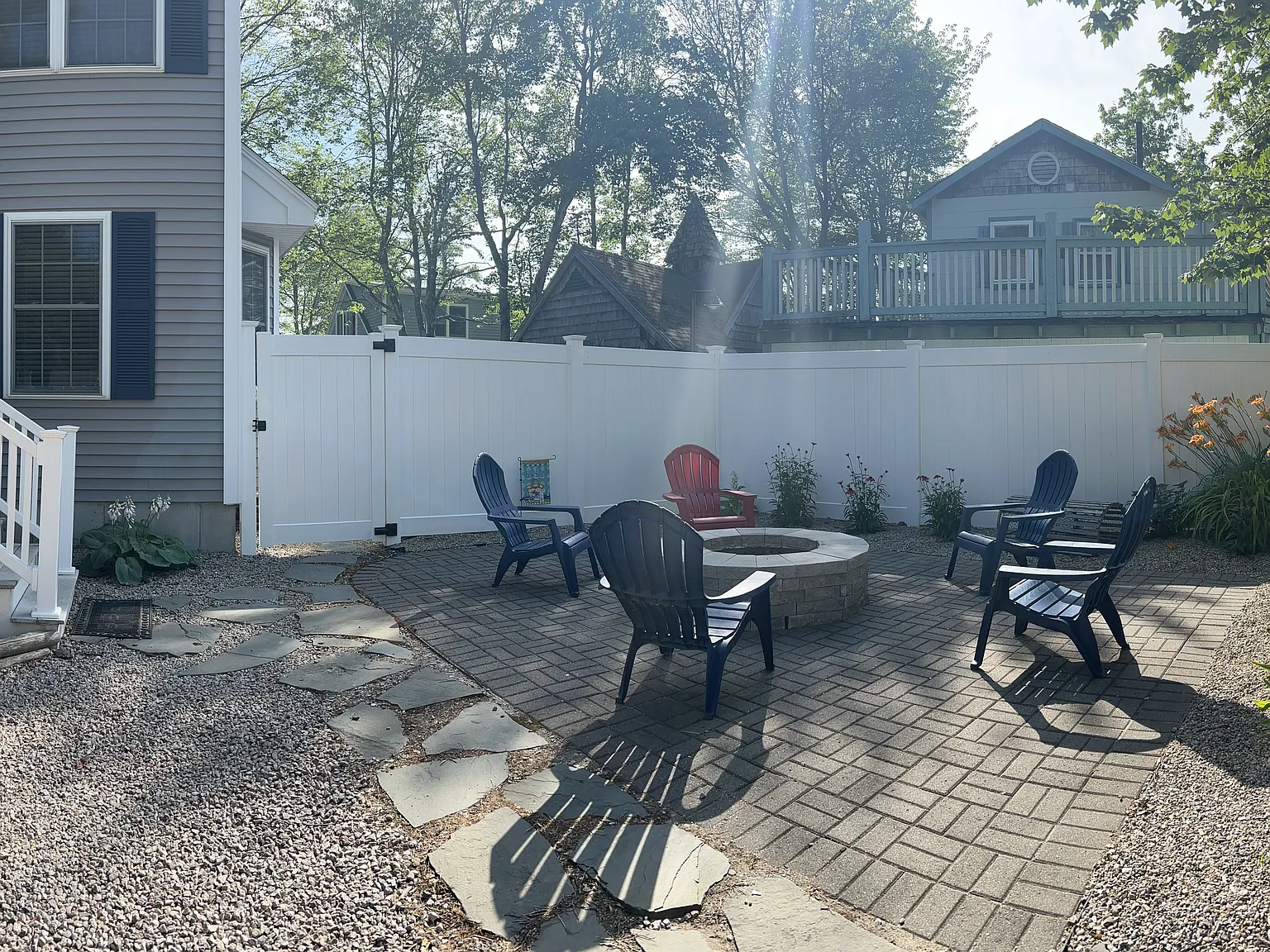 11 Hampton Ave — Photo 4