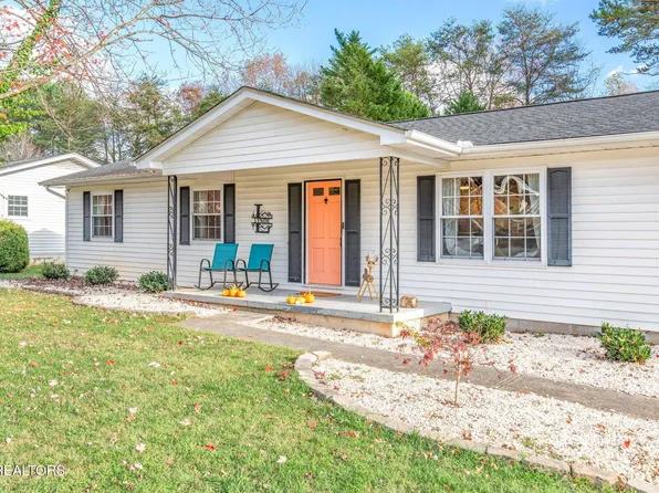 8016 Luscombe Dr, Knoxville, TN 37919