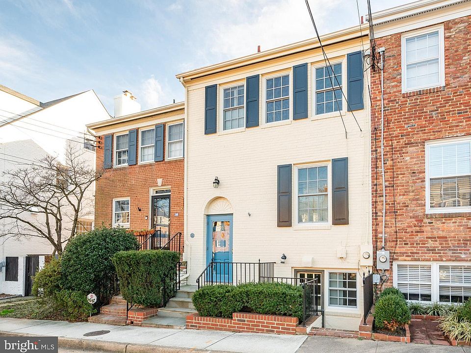 1st image of 220 Green St