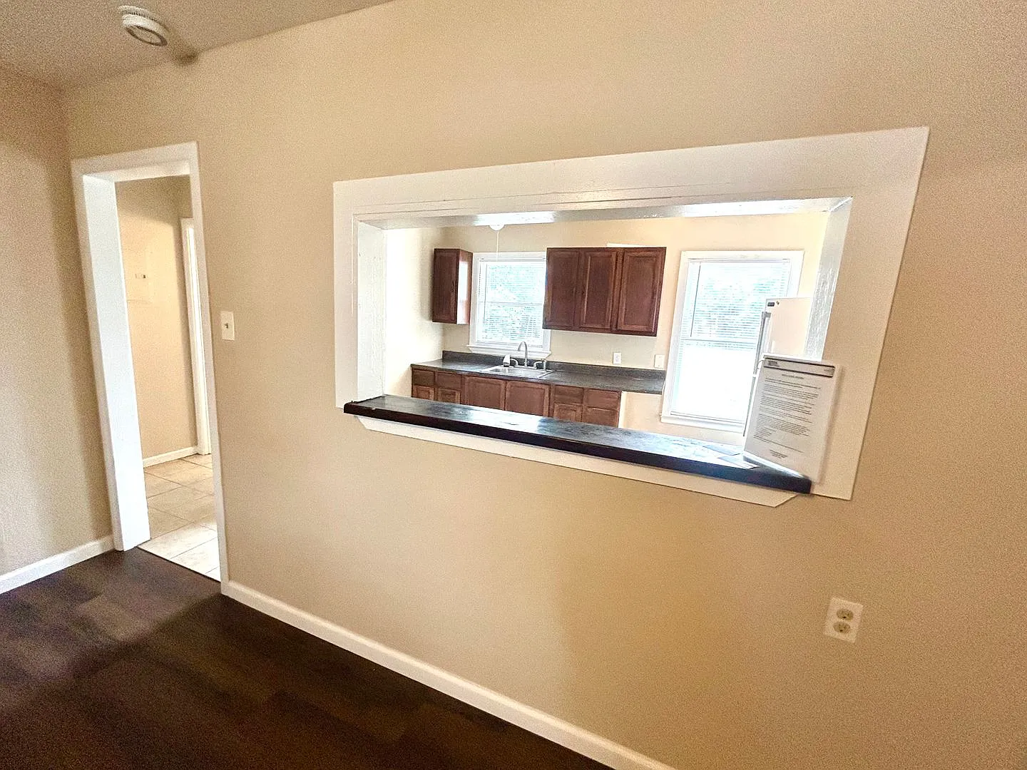 *Move In Special* 2-Bedroom House With Large Fenced Backyard! — Photo 4