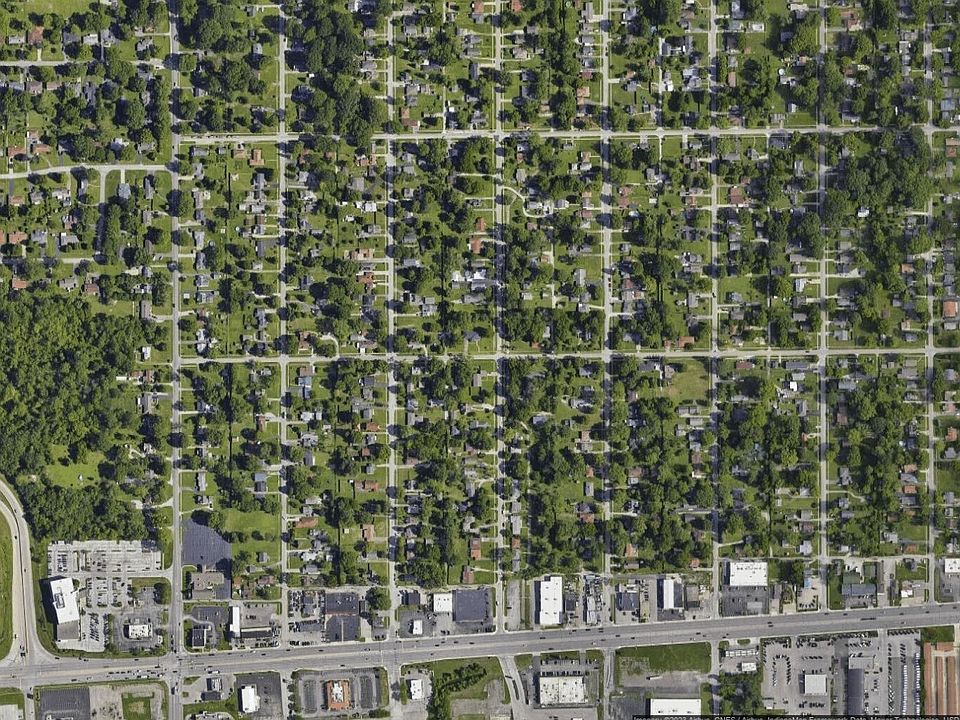 2nd image of 300 N Devon Ave