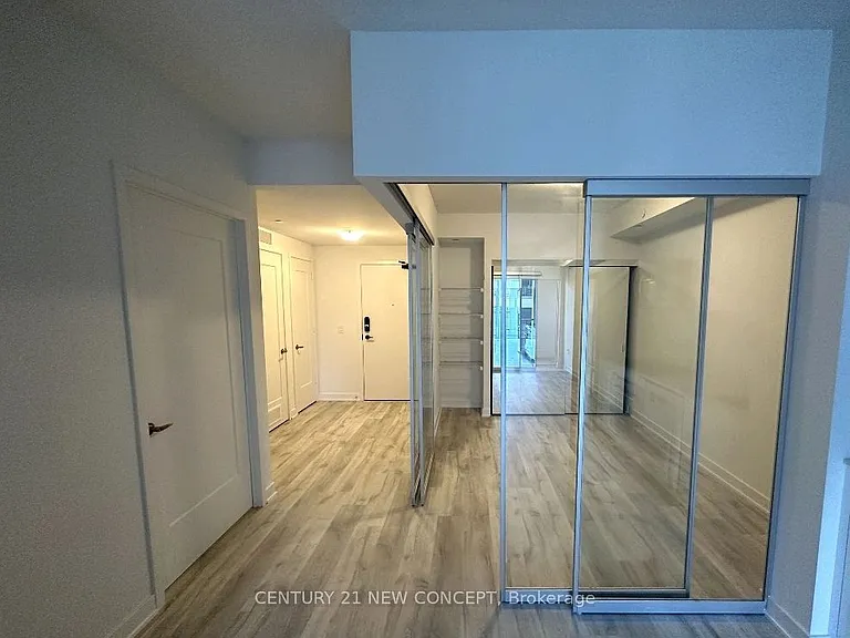 60 Princess St #1020 — Photo 5