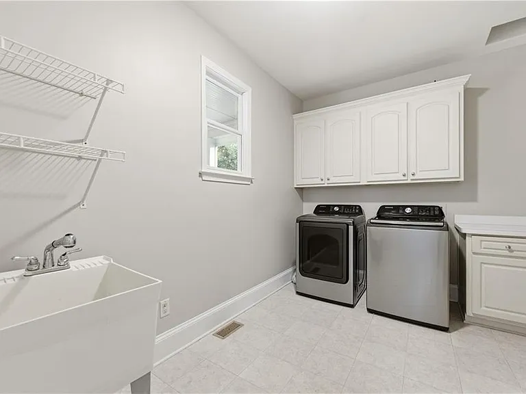 2570 Wood Creek Ct — Photo 24