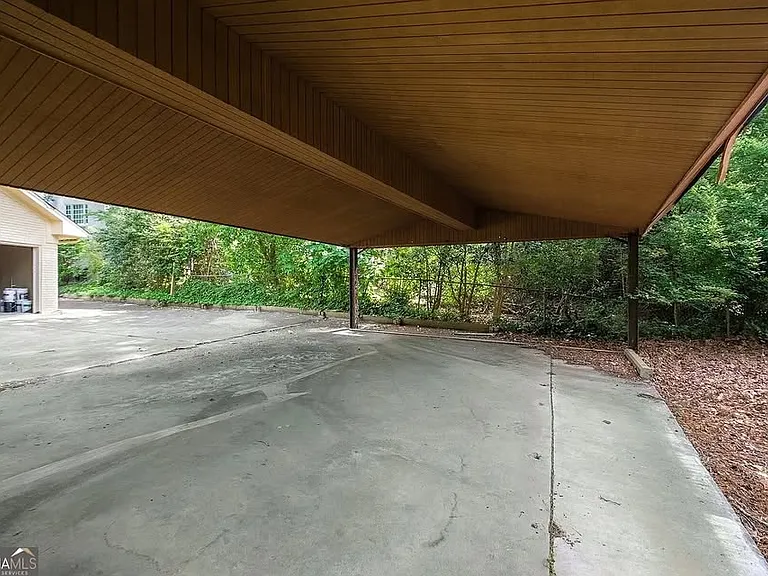 757 Old Ivy Rd NE — Photo 34
