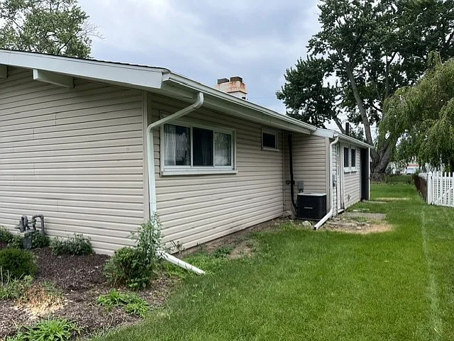 1214 Elco Ave — Photo 3