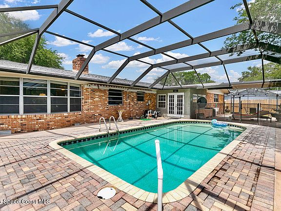 4th image of 3033 Devon Ct