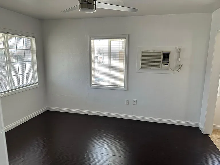 45307 Sierra Hwy — Photo 8