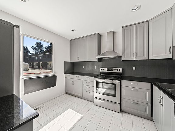 4th image of 7326 Capistrano Dr