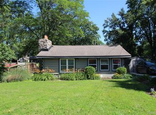 11144 Beryl Dr, White Lake, MI 48386