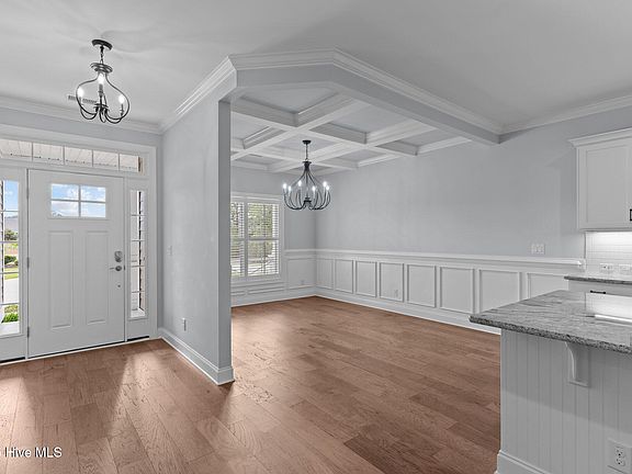 3rd image of 3688 Gardenia Lane