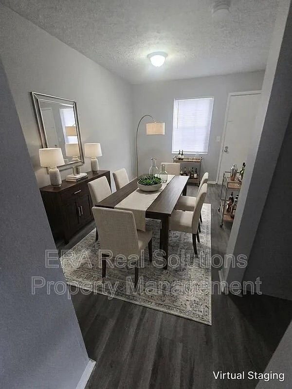 2 bed, 1.0 bath, 926 sqft, $1,250 — Photo 2