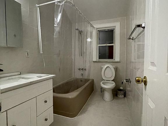 3rd image of 3326 145th Pl Floor 3