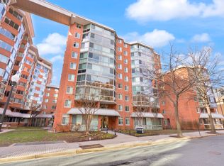 1024 N Utah St APT 220, Arlington, VA 22201