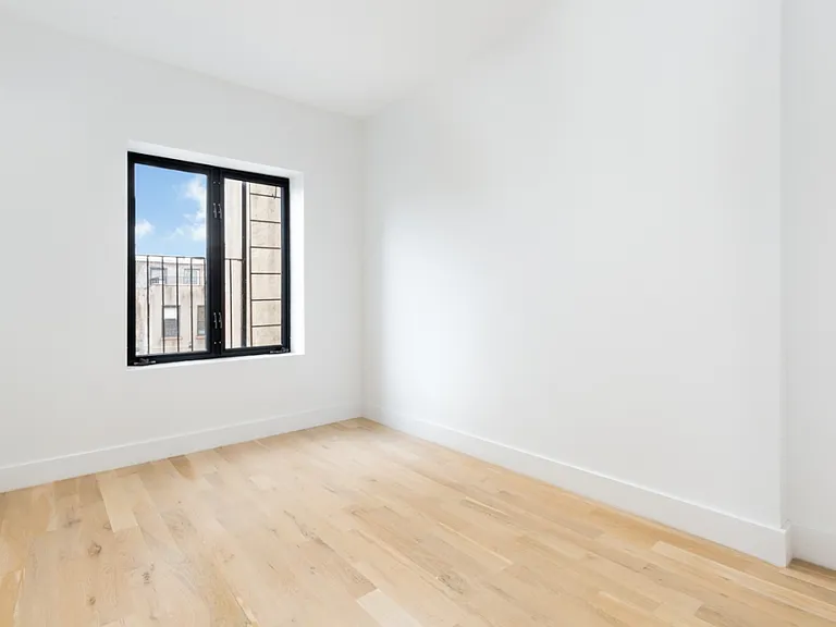 67 Jefferson Ave #2 — Photo 7