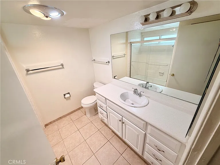 402 Avenida Granada #A — Photo 10