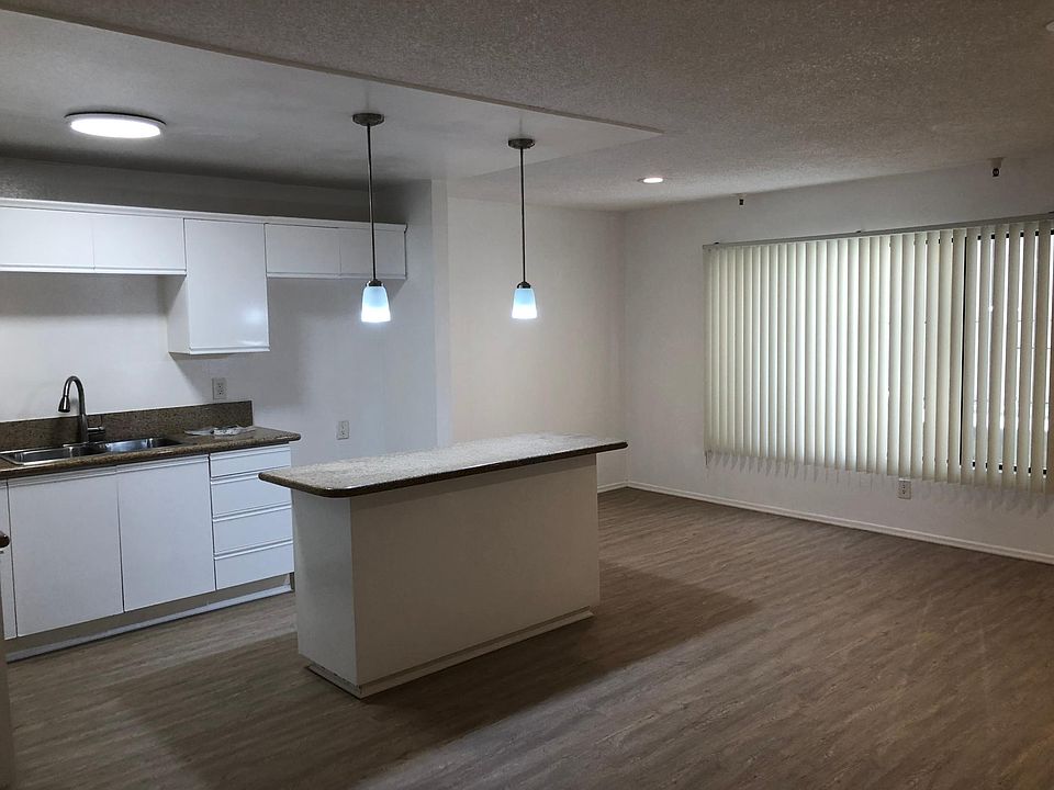 1st image of 411 S Berendo St APT 106