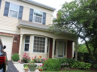 202 Bent Creek Ct #2-11, Palatine, IL 60067