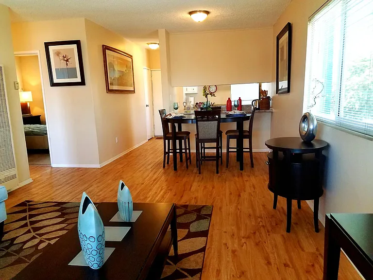 Park Parthenia Apartments — Photo 10