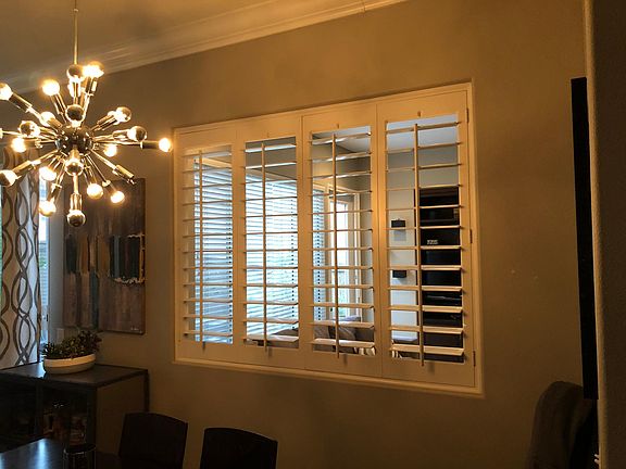 Room divider that folds open or closed