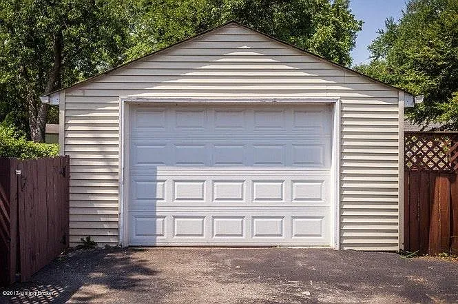 Detached Garage