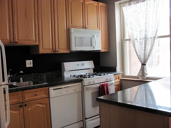 4th image of 3300 W Cullom Ave Unit 3