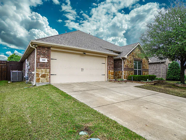 126 Wilmington Dr — Photo 3
