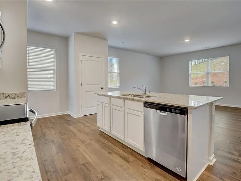 88 Shadwood Pl — Photo 6