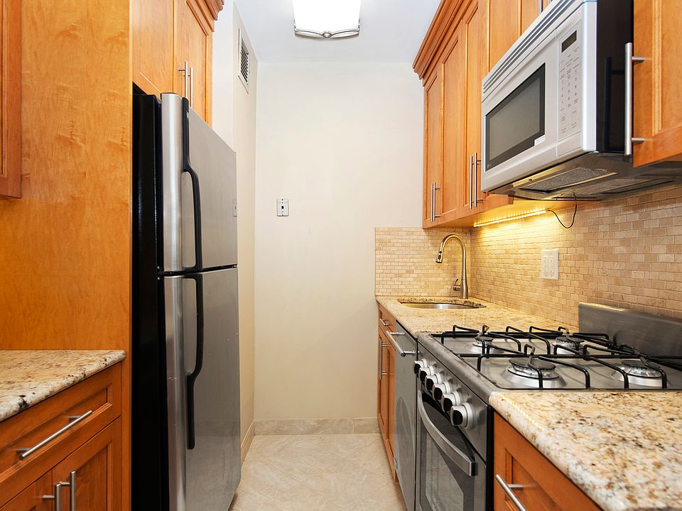 1st image of 301 E 45th St APT 8C