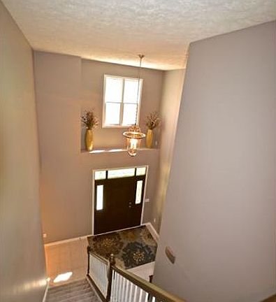 2nd image of 15073 Windsor Ln